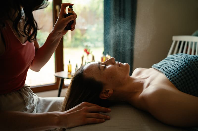 Kobido z Kinesiotapingiem: Zdrowszy i promienny wygląd twarzy, miniatura 2