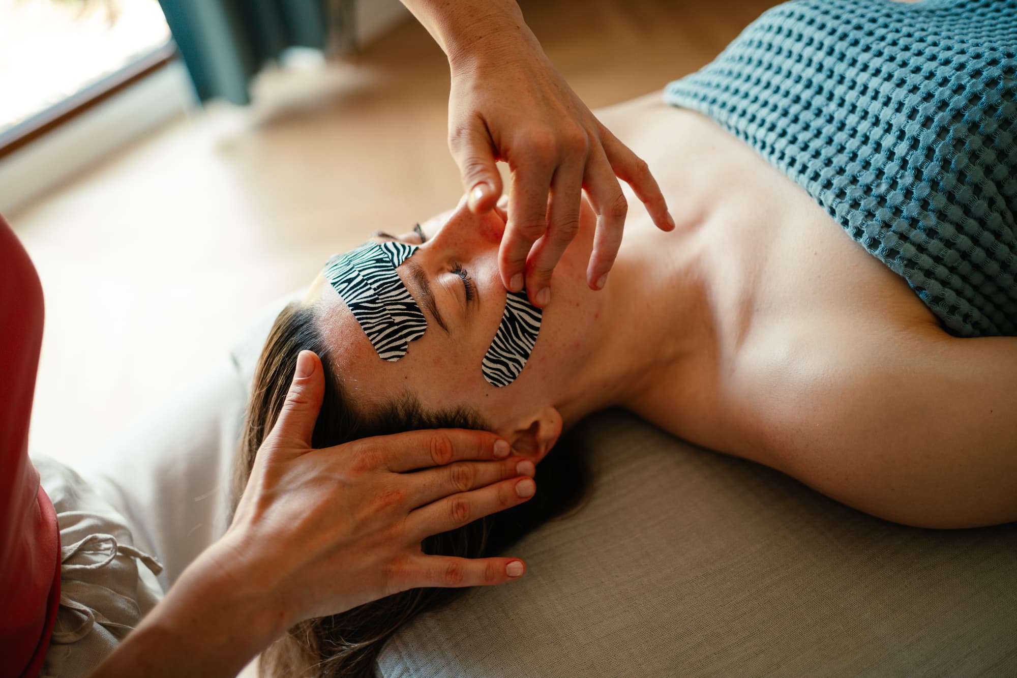 Kobido z Kinesiotapingiem: Zdrowszy i promienny wygląd twarzy, miniatura 3