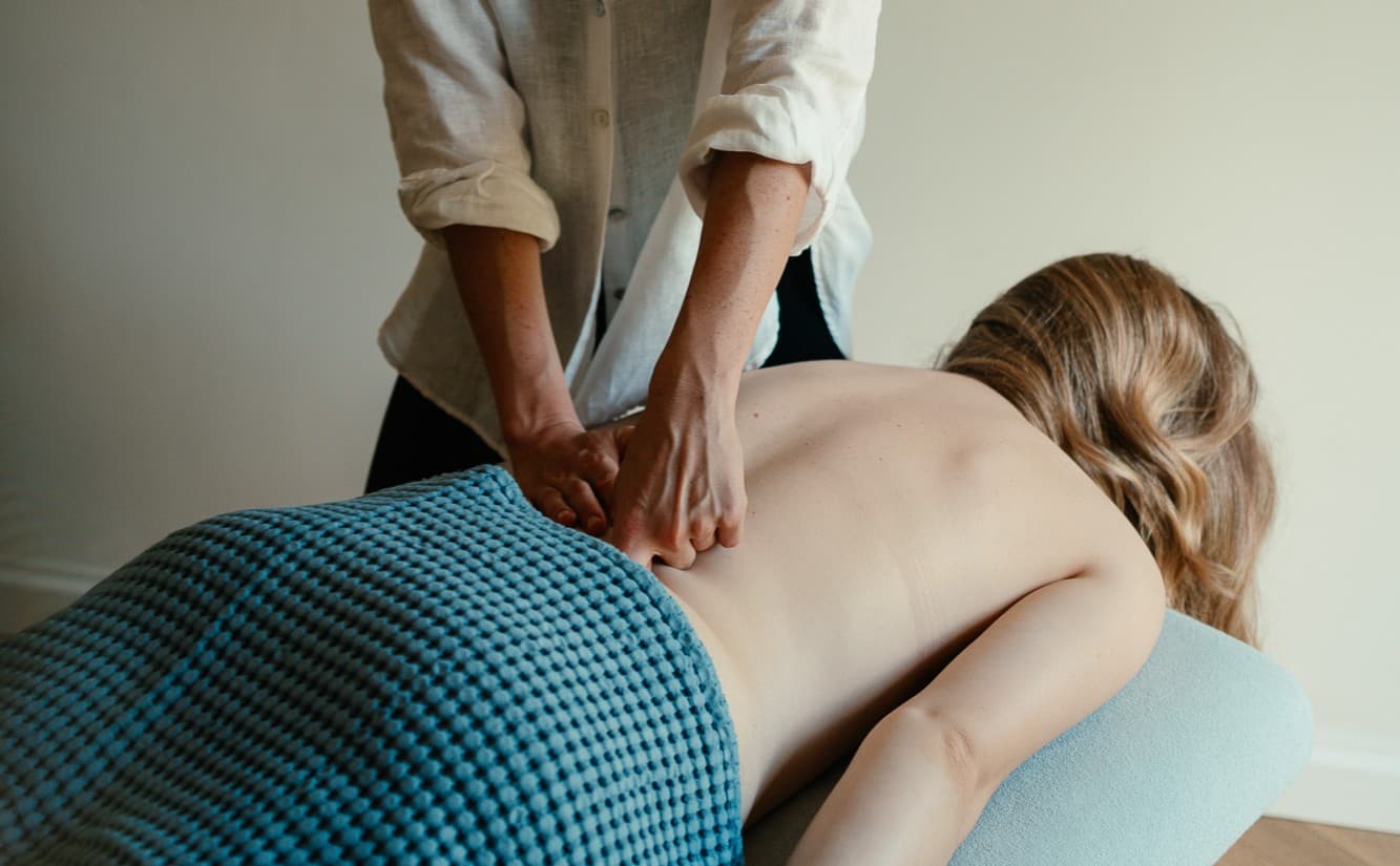 Masaż Tkanek Głębokich - Efektywna Terapia dla Aktywnych i Sportowców miniatura 2