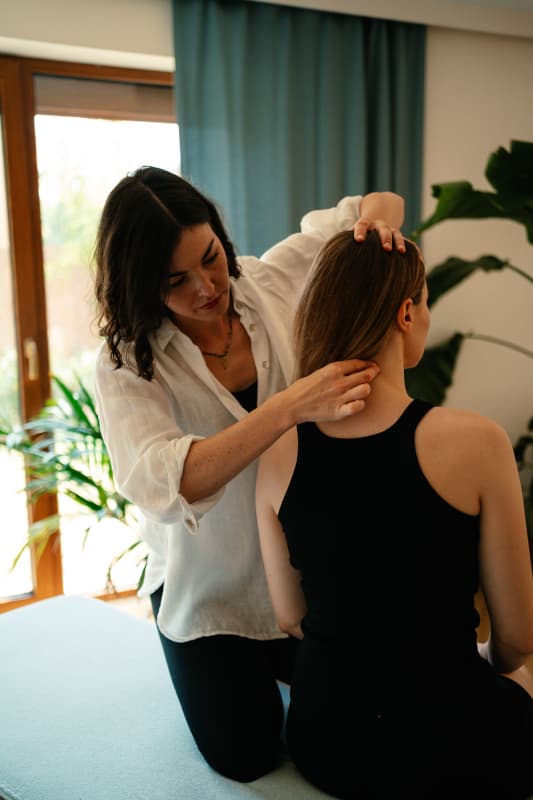 Terapia Manualna: Kompleksowe Leczenie Problemów z Kręgosłupem i Stawami miniatura 7